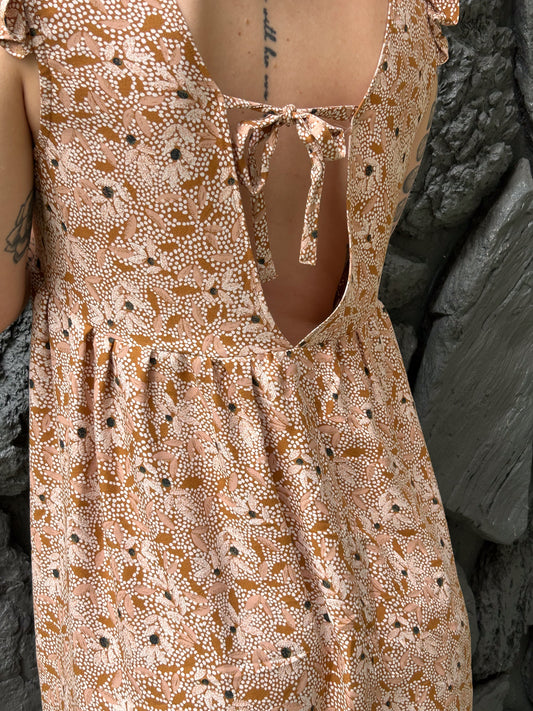 Lucie Ochre and Review of Summer Dress by IndiePattern