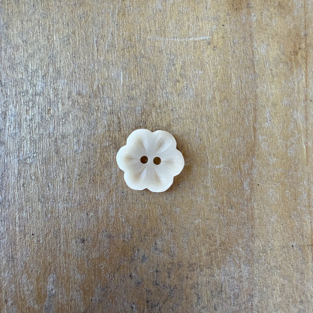 Lotus Corozo Shirting Buttons in Cream - 0.6" (sold by the button)