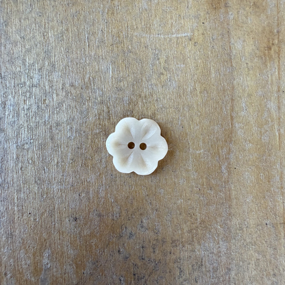 Lotus Corozo Shirting Buttons in Cream - 0.6" (sold by the button)