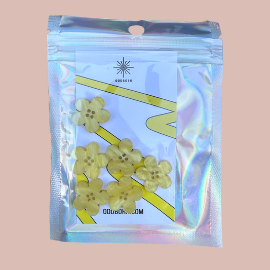 Daisy Flower Button Set - 0.75"